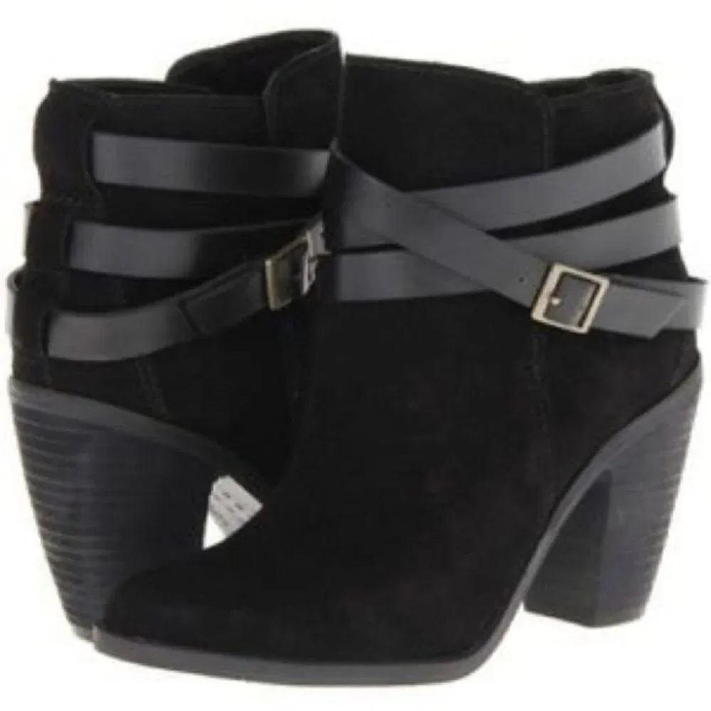 ✨ Callia Booties
Dolce Vita✨ - Picture 2 of 8